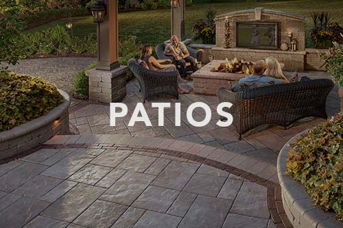 Large interlocking paver patio, link to patios photo gallery.