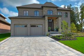 Oaks Landscape Products - Rialto Champagne with Onyx Border